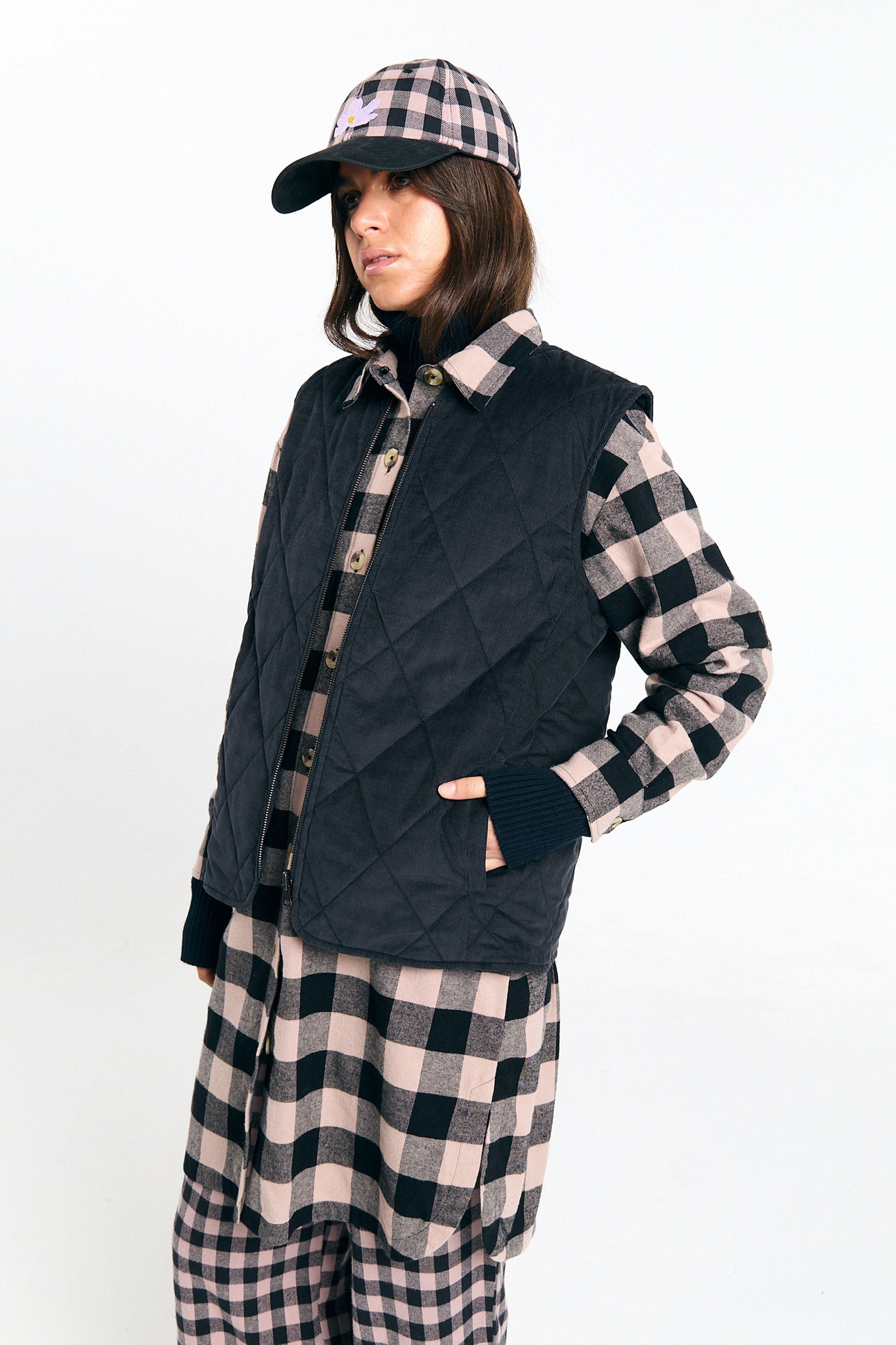 MEDA VEST BLACK