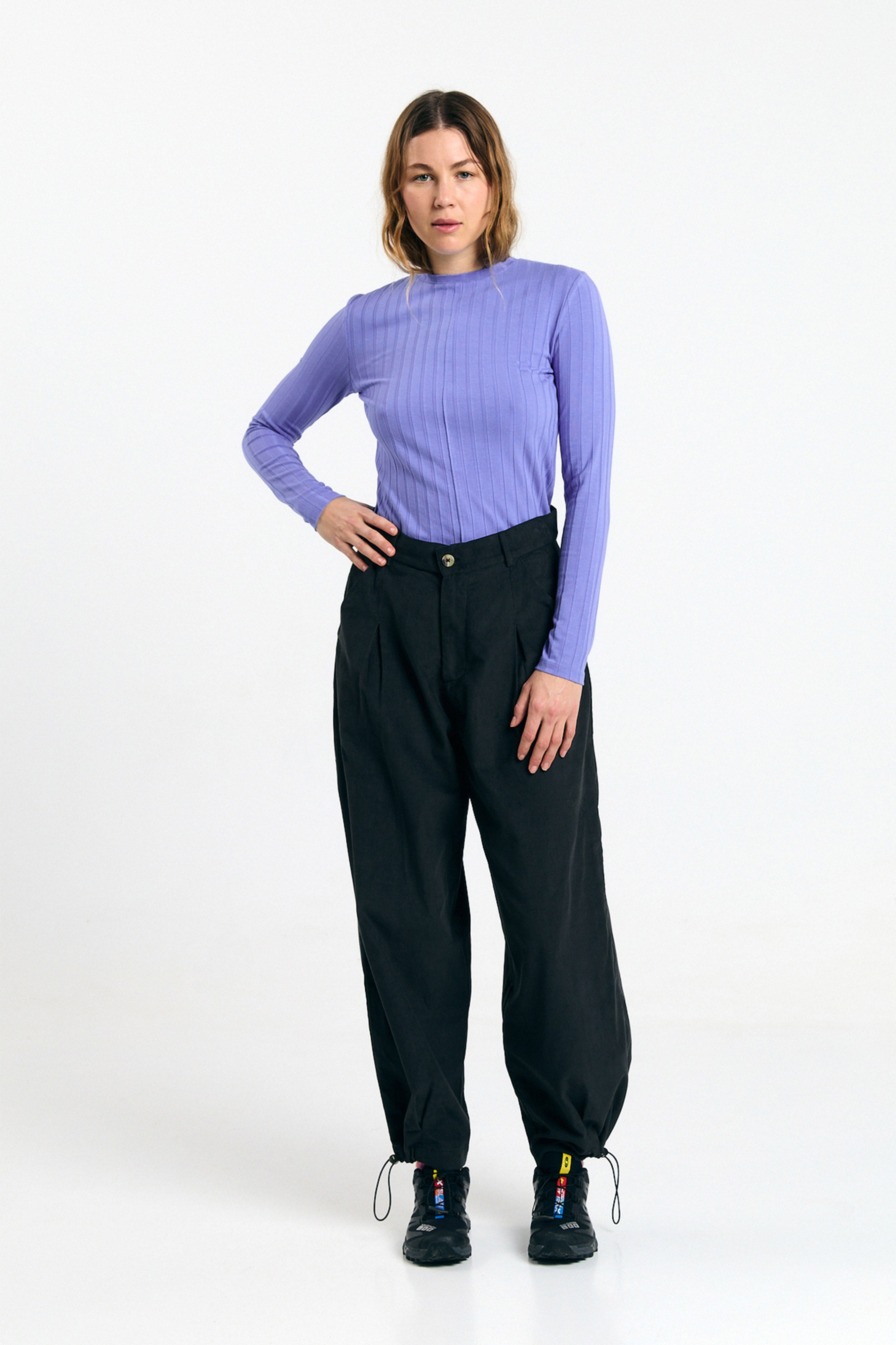 NINE PANTS BLACK