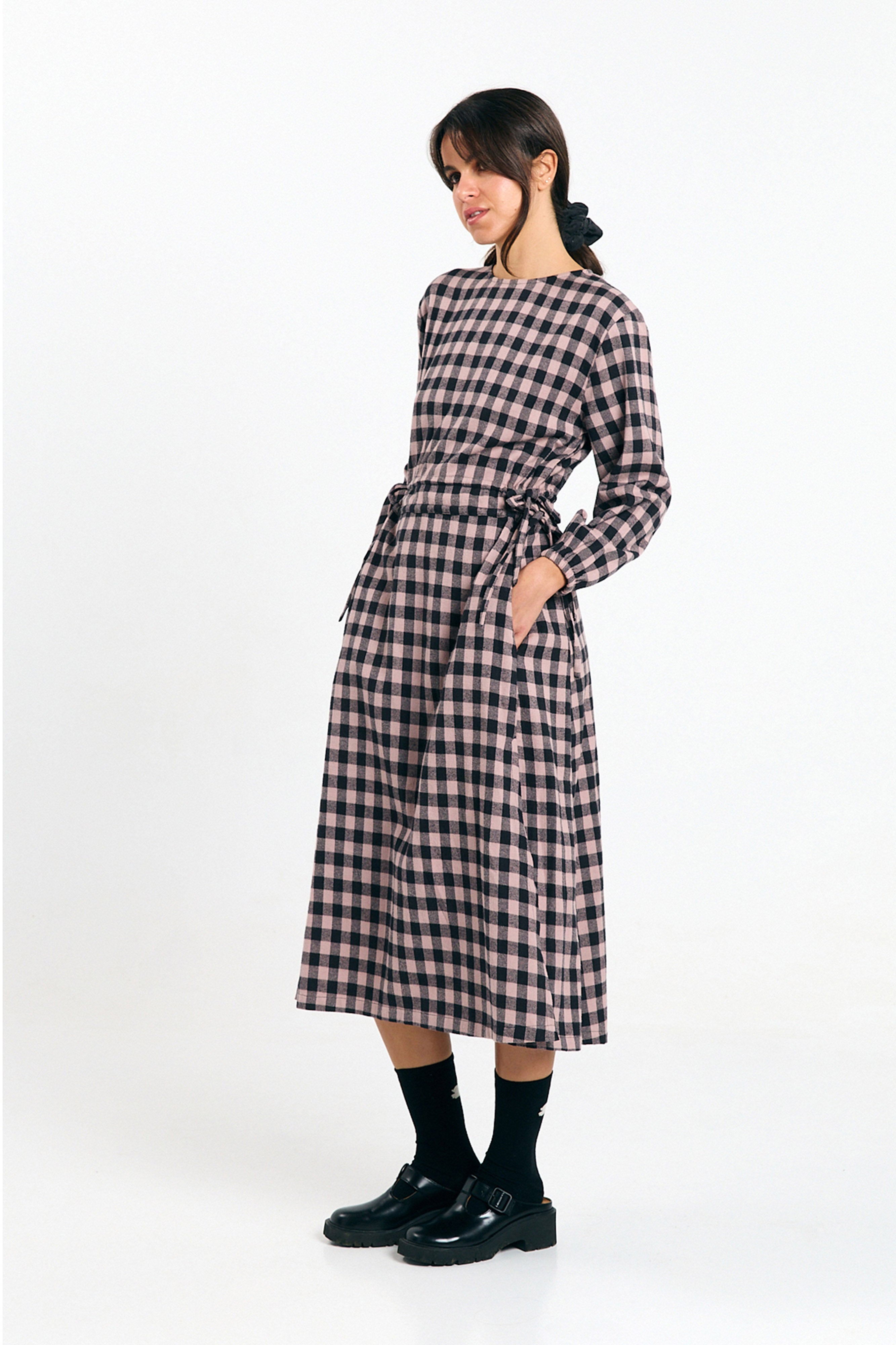 OTA DRESS CHECK BLACK