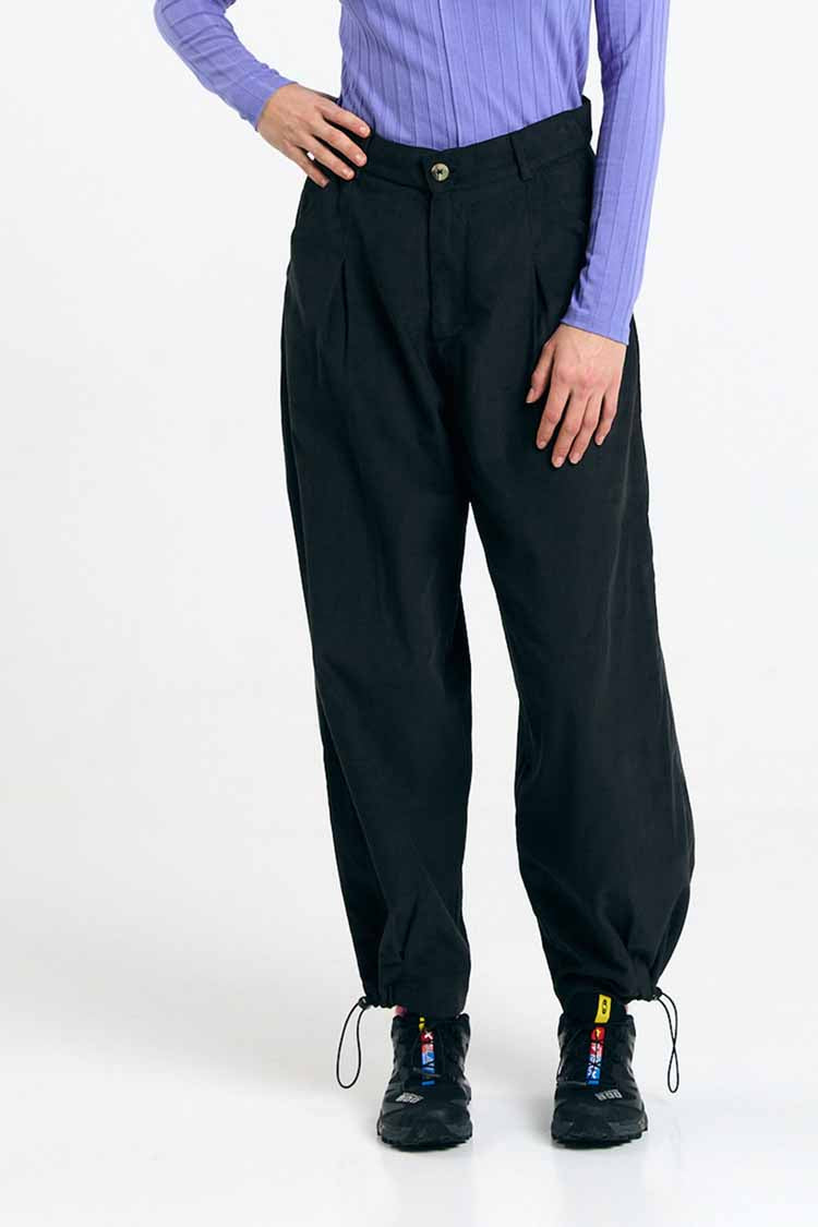 NINE PANTS BLACK