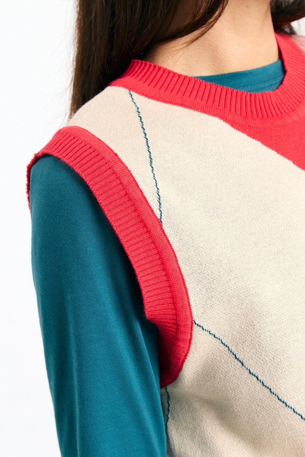 RELVAS VEST ARGYLE RED