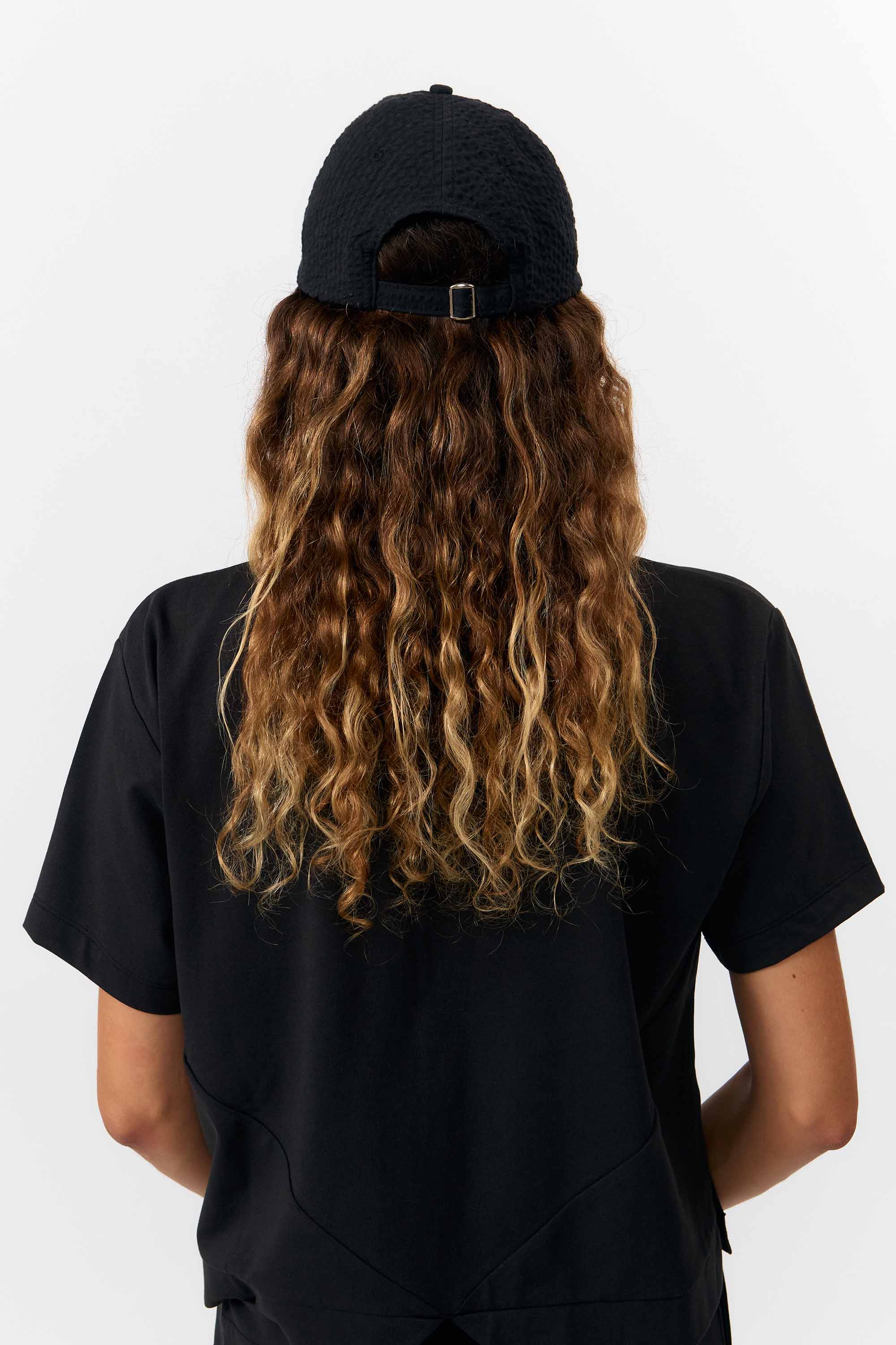 AURA CAP BLACK