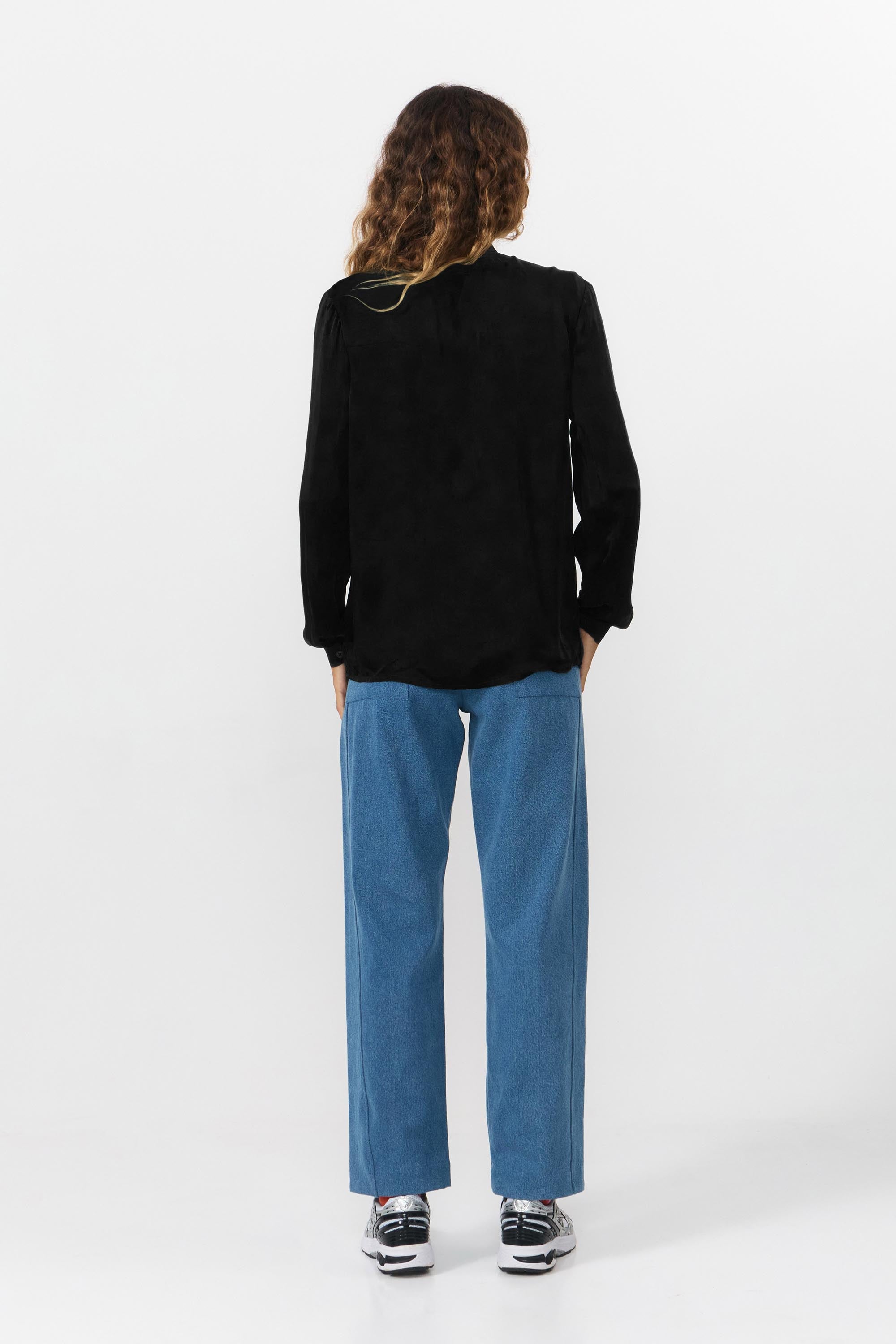 LAON BLOUSE BLACK