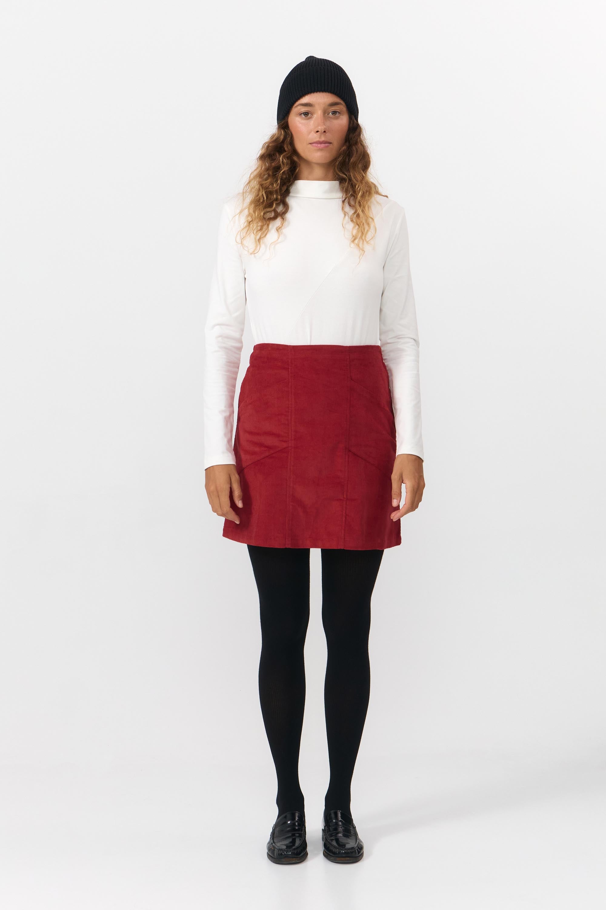 ALES SKIRT WINE