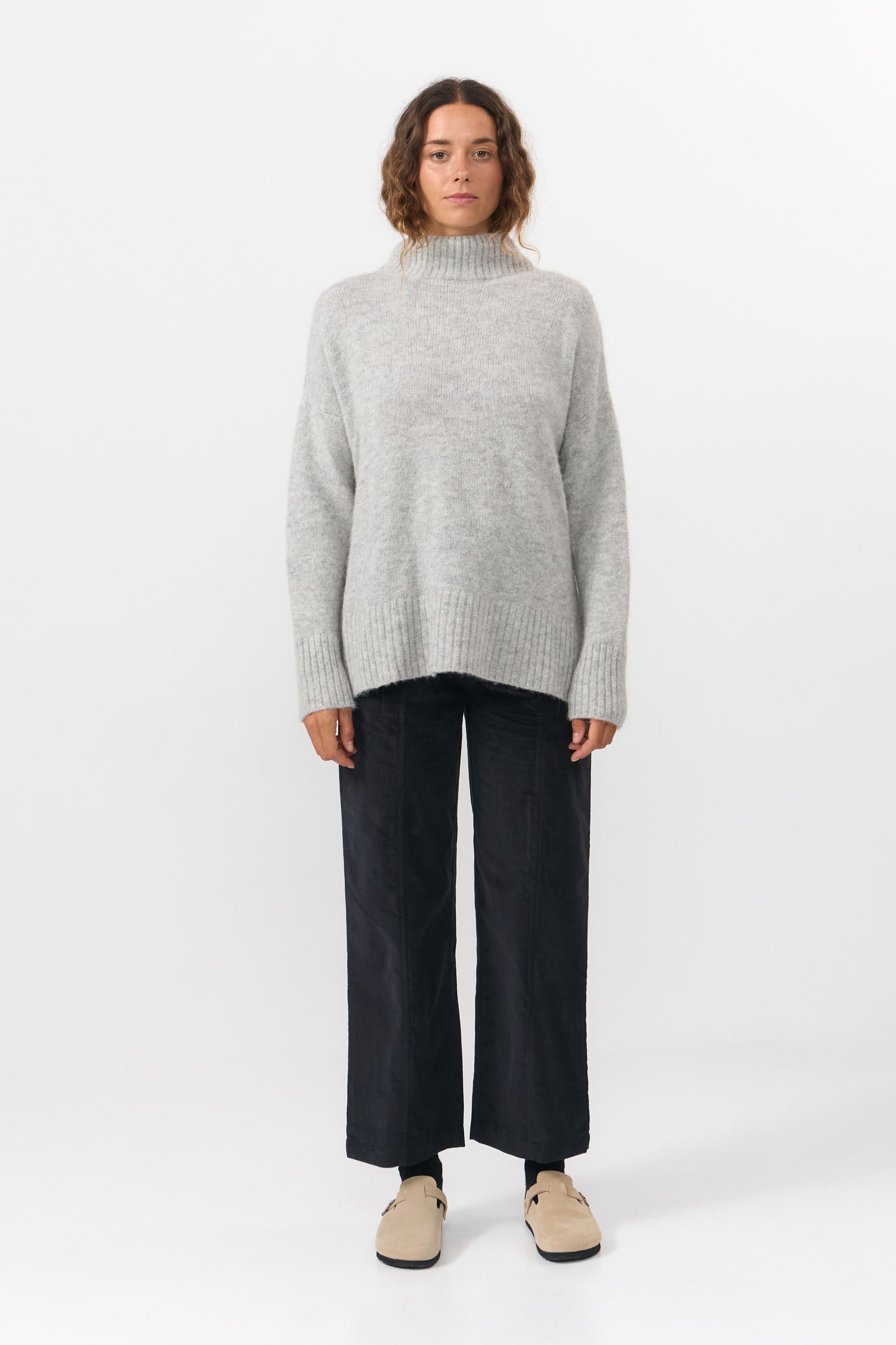 NUN JUMPER GREY