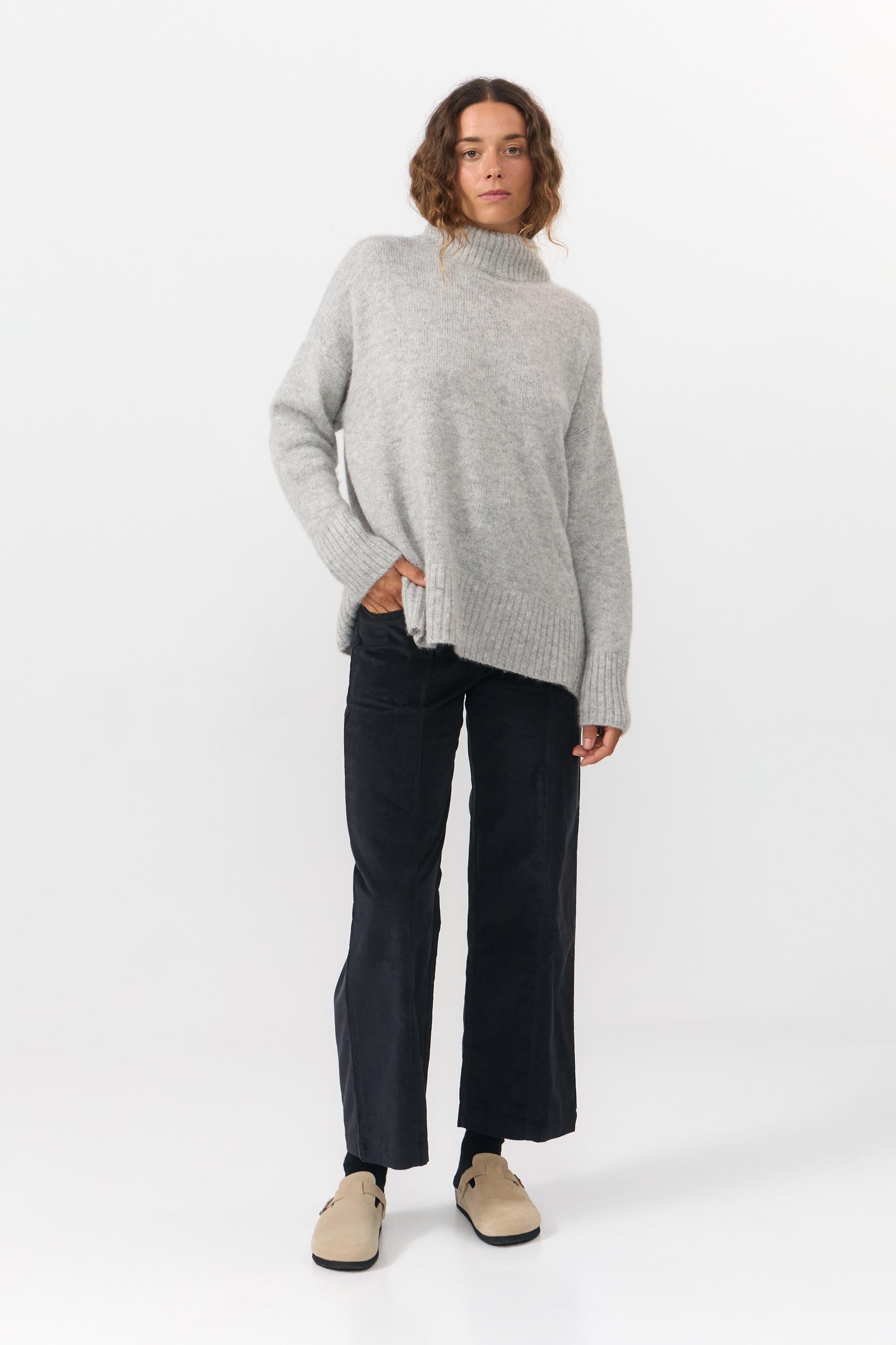 NUN JUMPER GREY