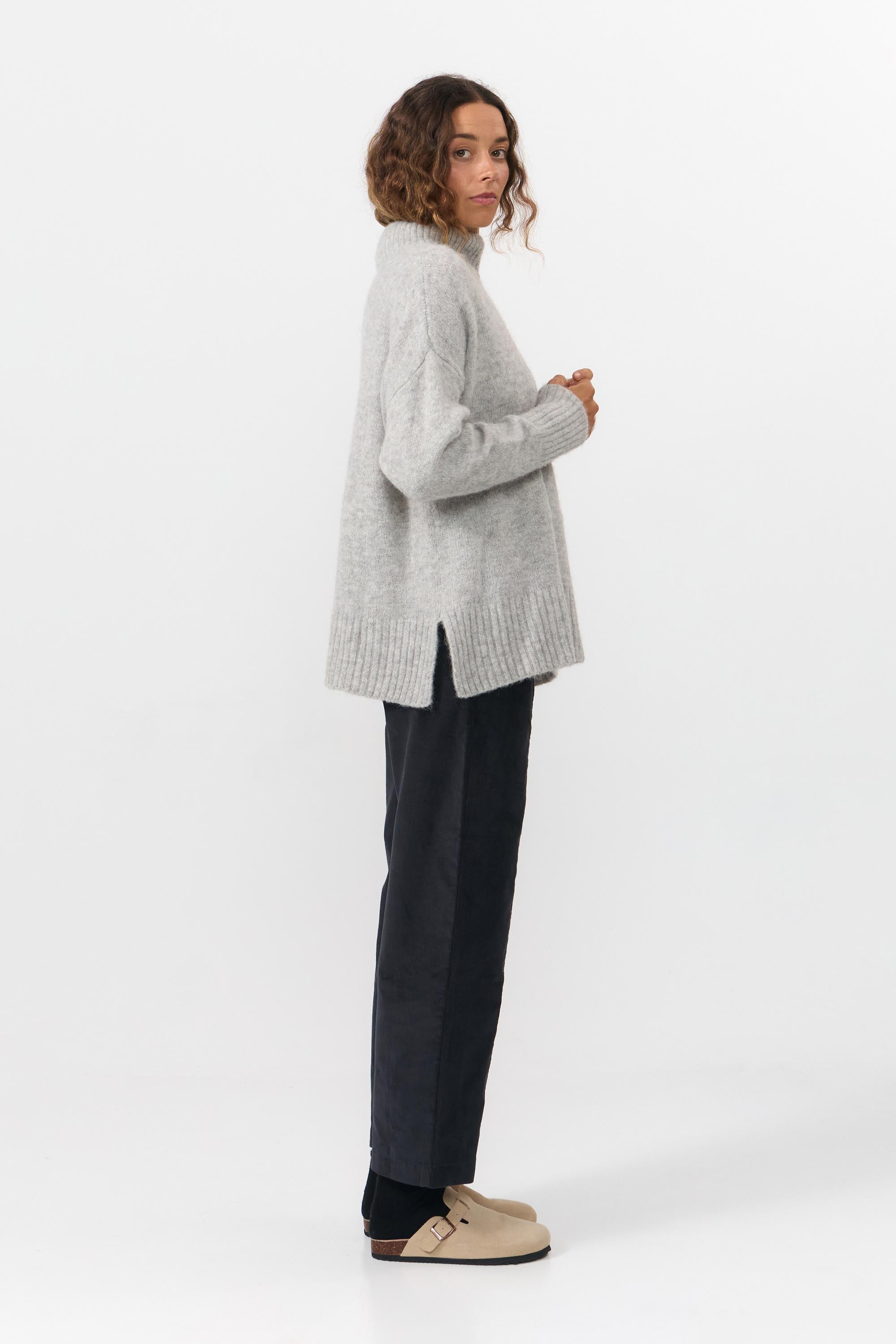 NUN JUMPER GREY