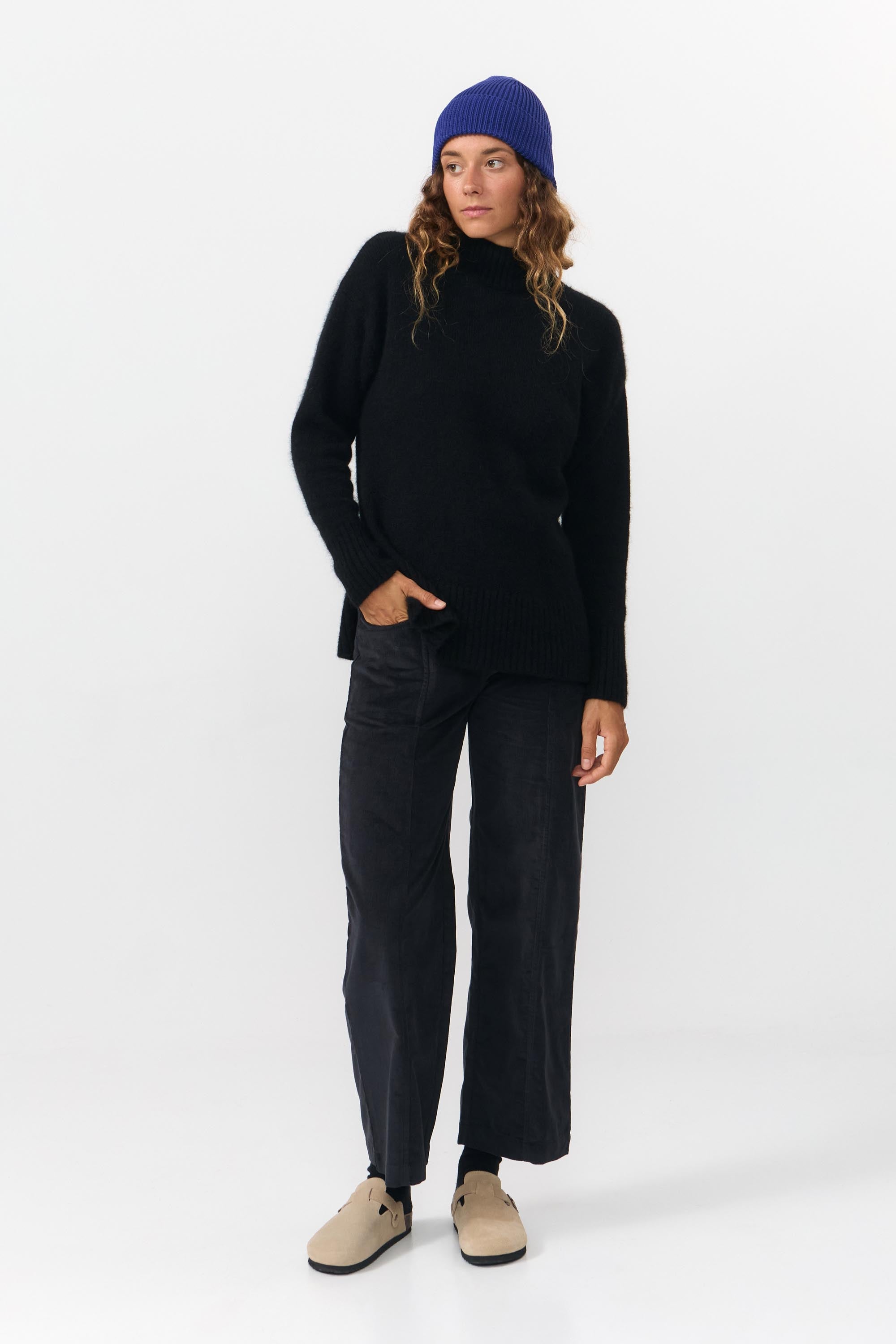 NUN JUMPER BLACK