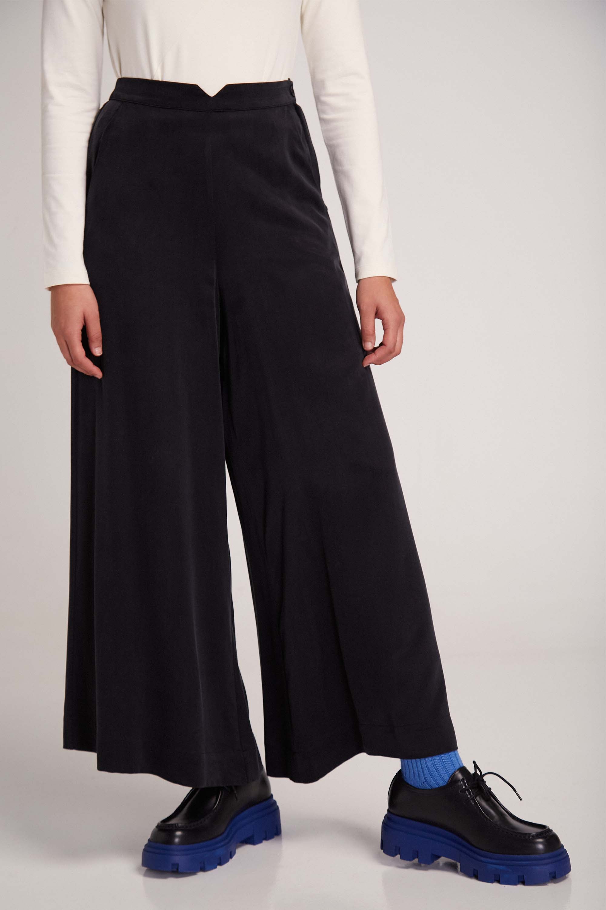 VENT PANTS BLACK